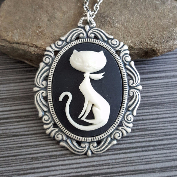 Handmade Oxidized Silver Victorian Kitty Cameo Necklace
